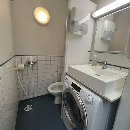 Office House Services 655 Hostel