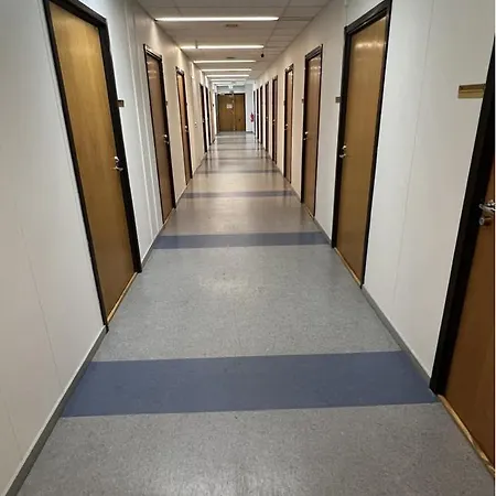 Office House Services 655 Albergue Helsínquia