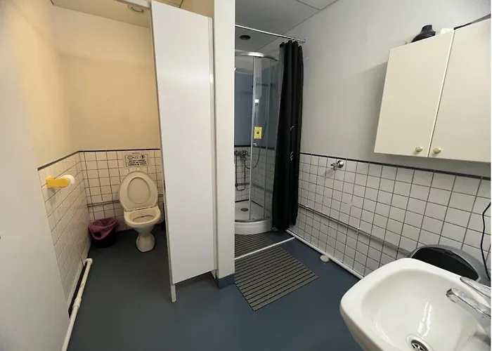 Office House Services 655 Hostel *